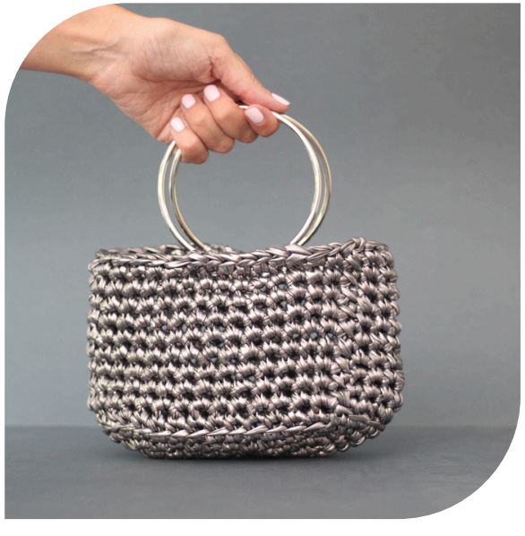 Cartera Tejida Plateada