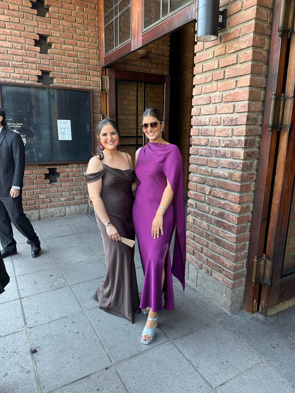  con Vestido Abril Ciruela