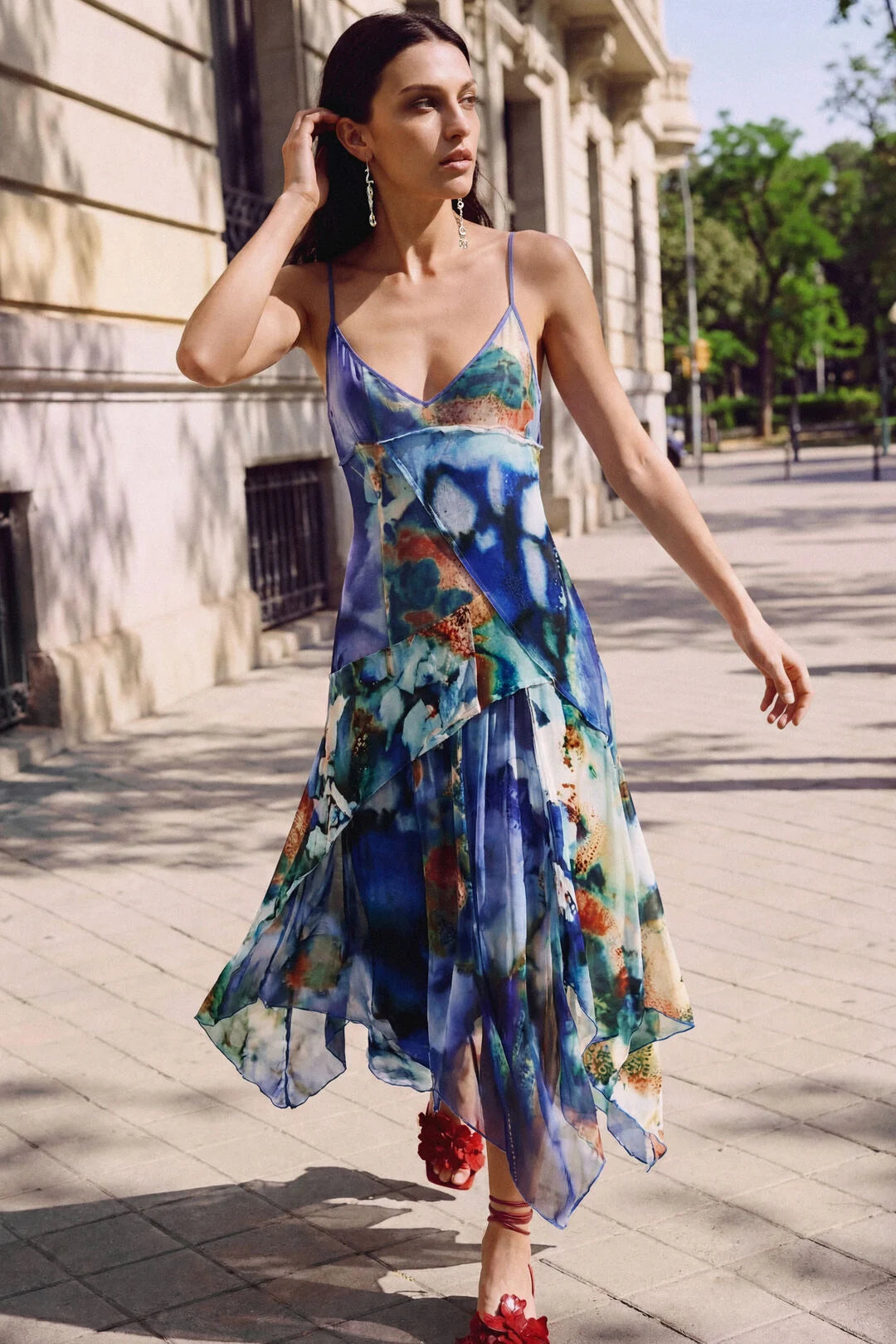 Vestido asimétrico estampado