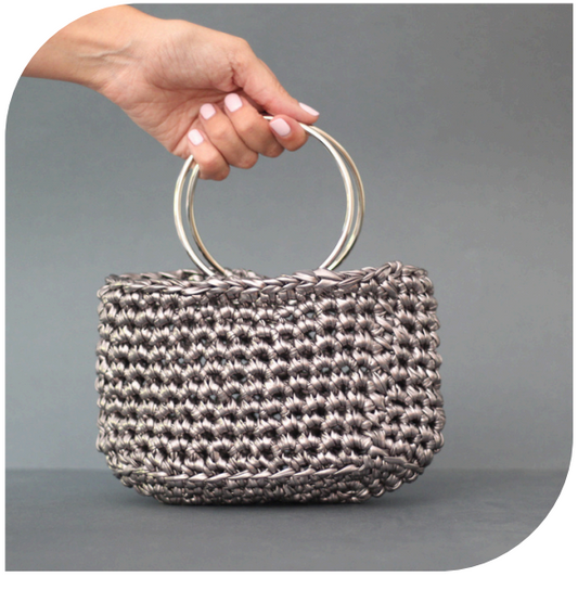 Cartera Tejida Plateada