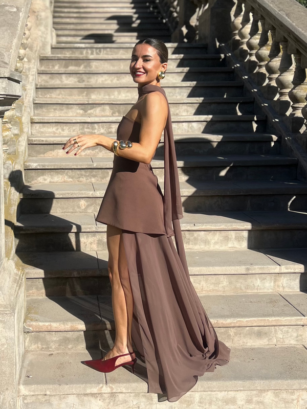  con Vestido Monaco Café