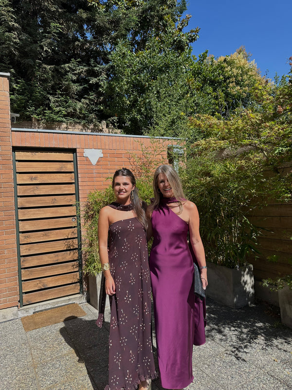  con Vestido Abril Ciruela