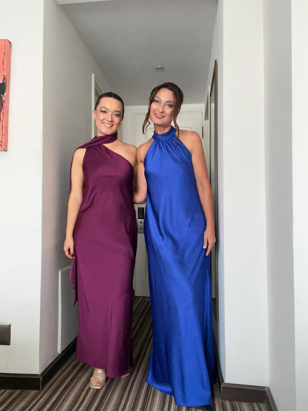  con Vestido Abril Ciruela