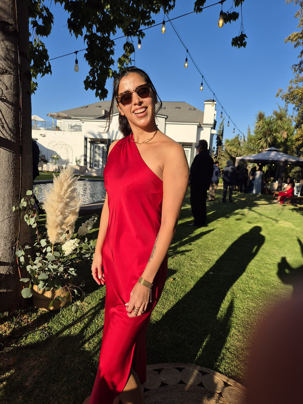  con Vestido Abril Rojo