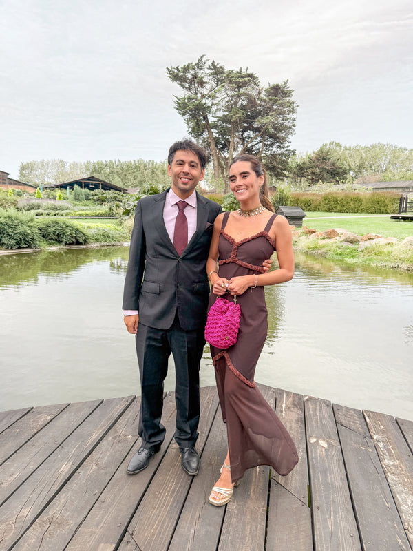  con Vestido Loren Marrón