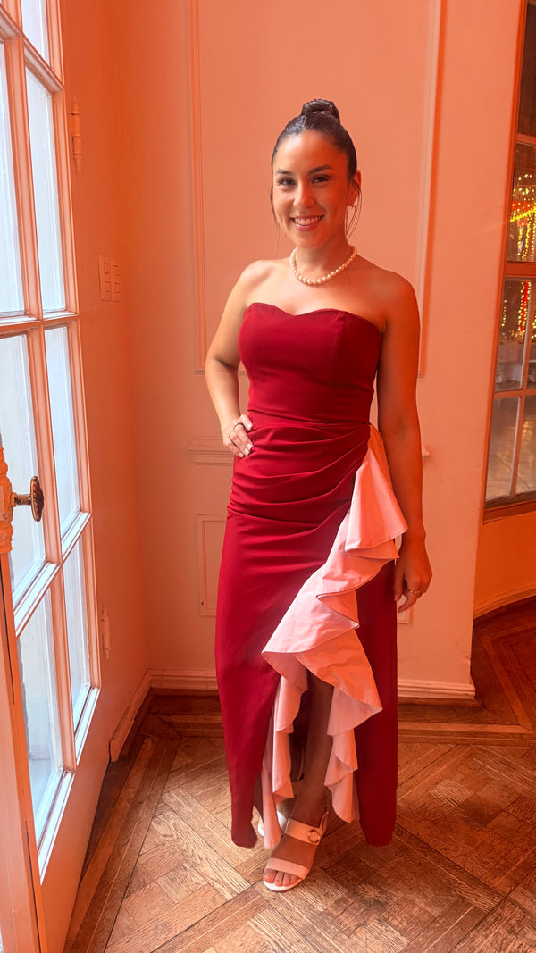  con Vestido Macarena Granate