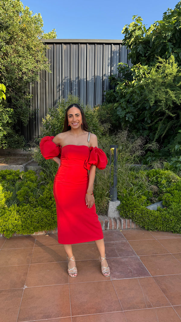  con Vestido manga farol rojo