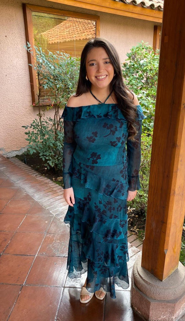 https://www.instagram.com/nachadonosoc?igsh=NzUxODZhazEyaWVw con Conjunto Gala