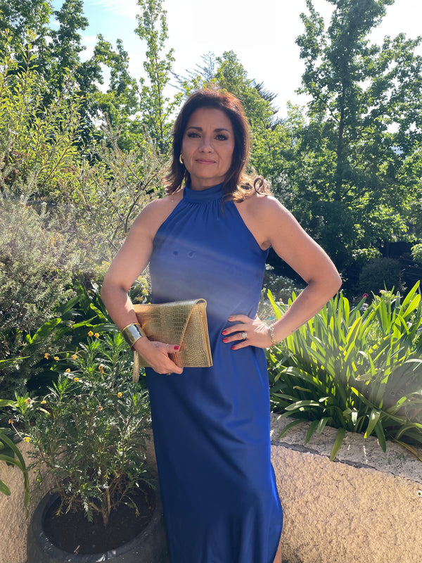  con Vestido Qatar Azul