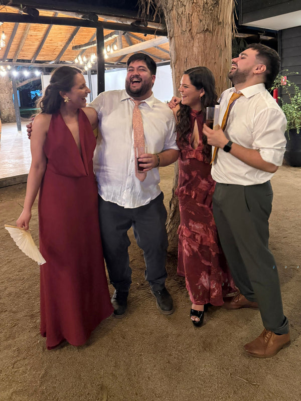  con Vestido Rosario Estampado